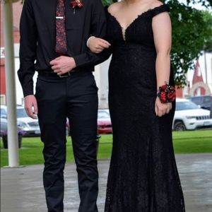 Size 14 black prom dress